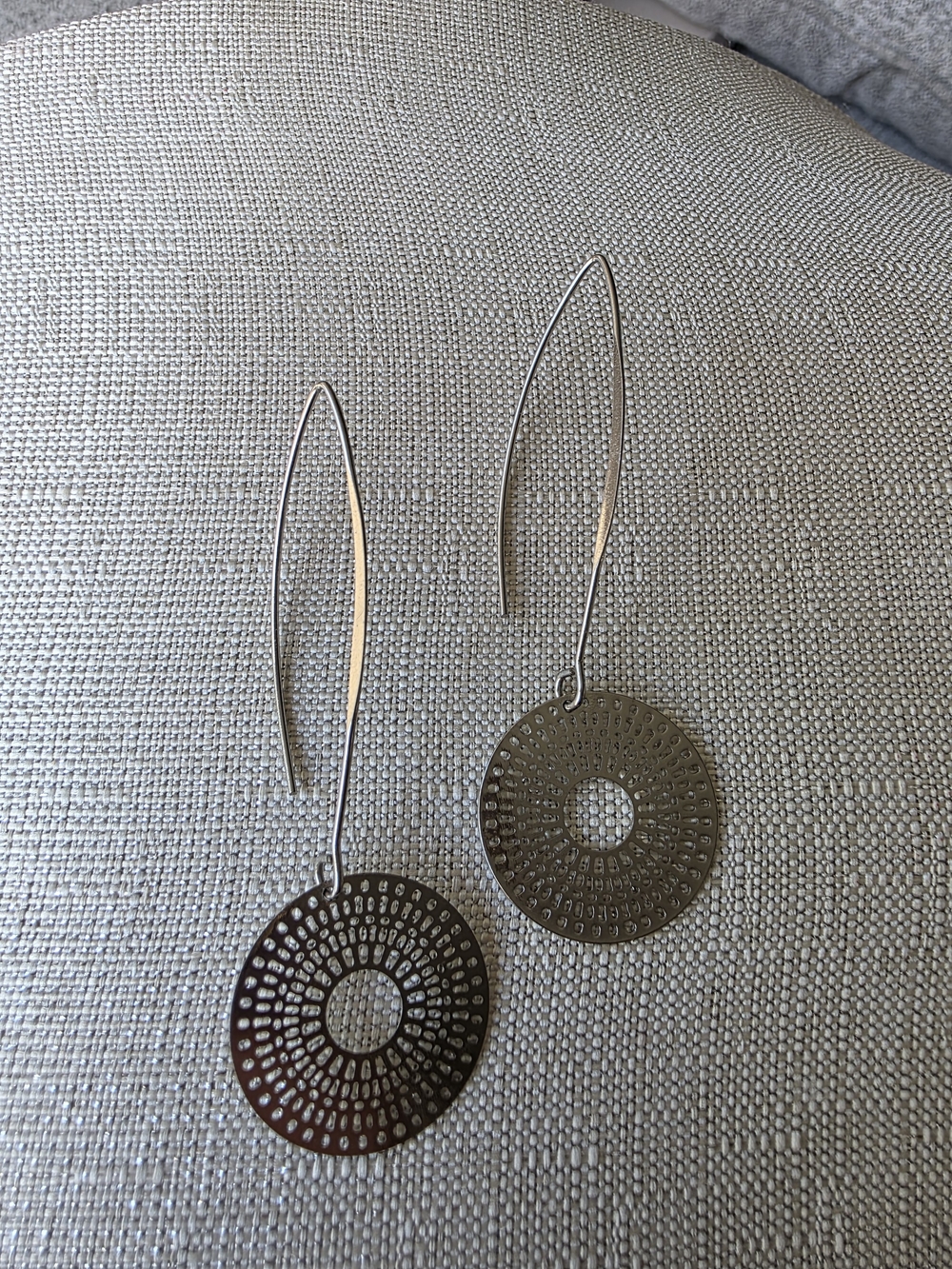 Takobia geometric dangle earrings - Picture 3 of 11